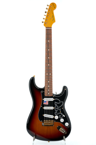 Fender Stevie Ray Vaughan Stratocaster - 3 Color Sunburst - Ser. US23112731