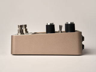 Universal Audio Golden Reverberator Stereo Effects Pedal