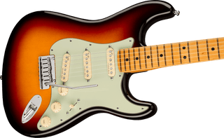 Fender American Ultra Stratocaster - Maple Fingerboard - Ultraburst