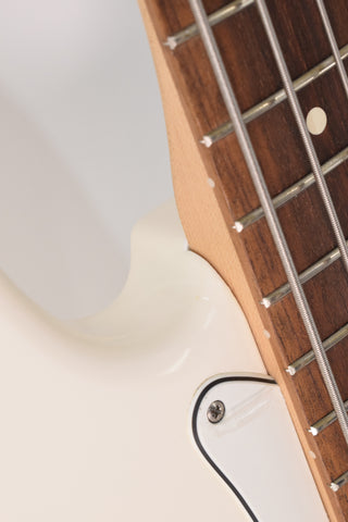 Used Fender Mexican Standard Precision Bass - Arctic White with Rosewood Fingerboard 2016